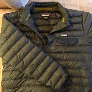 Patagonia down pull over